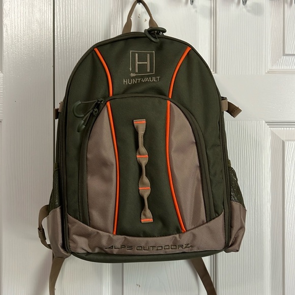 Backpack with Adjustable compartments - Picture 1 of 9